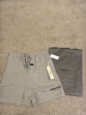 Essentials Shorts Dark Oatmeal (Size S)